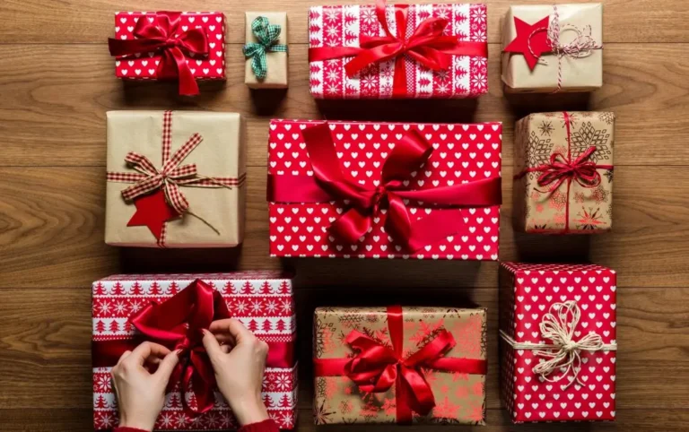 10 Best Gift Ideas For The Christmas Season to Surprise Your Loved Ones