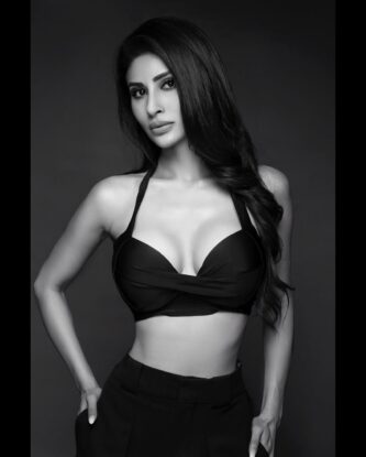 Mouni Roy's Chic Look That Broke the Internet