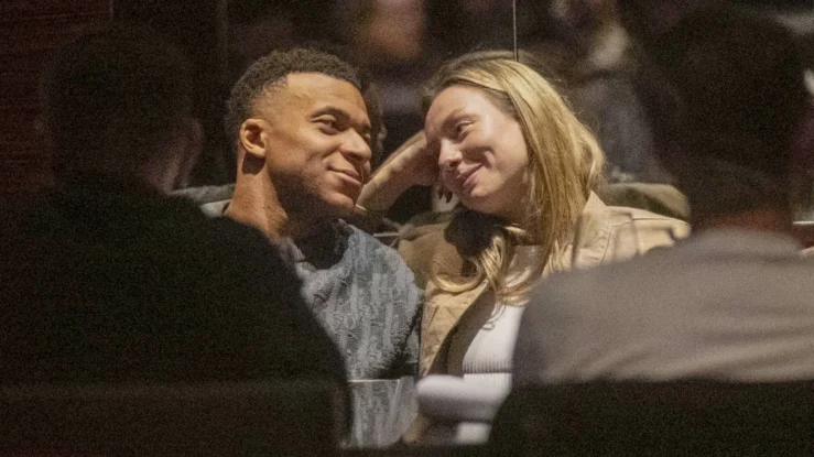 Kylian Mbappé & Ester Expósito