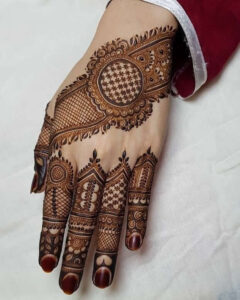 Pakistani back hand mehndi design