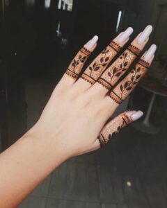 finger back hand mehndi design