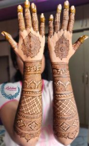 latest back hand mehndi design