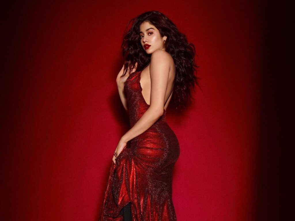 janhvi kapoor hot