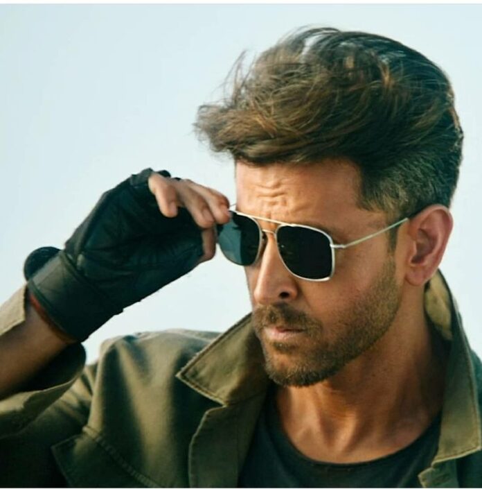 Top 10 Hrithik Roshan Hairstyle You Should D…