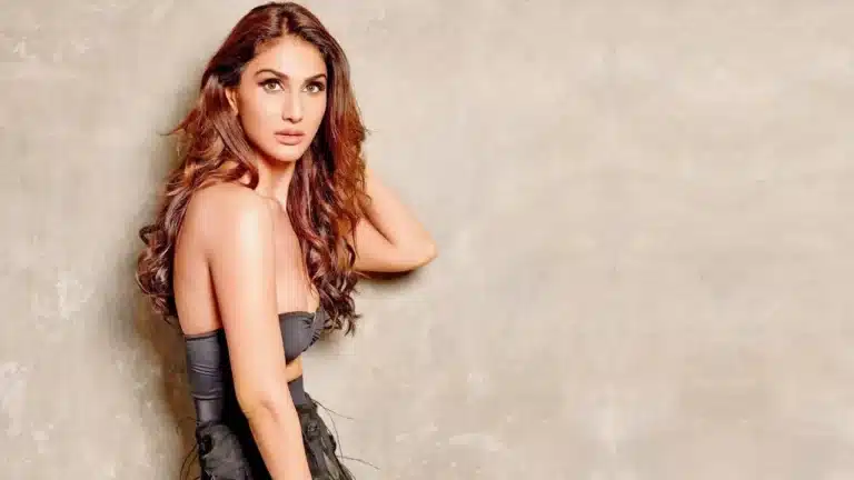 33 Hot and Sexy Photos of Vaani Kapoor That will Amaze You