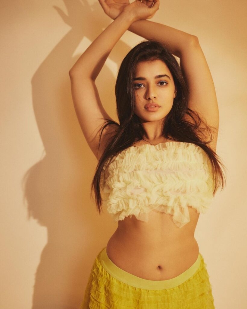 Top 10 Ketika Sharma Hot and Sexy Pics