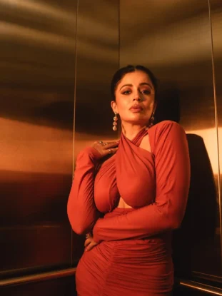 Neha Pendse Hot Photos & Sexy Pics You Need to See Once