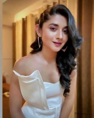 Hot and Sexy Photos of Kanika Mann That You Should Definitely Watch