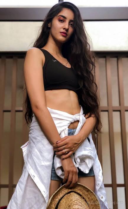Top 10 Simrat Kaur Hot Photos (Gadar 2 Actress)