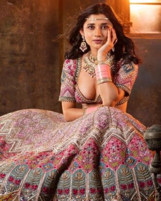 Hot and Sexy Photos of Kanika Mann That You Should Definitely Watch