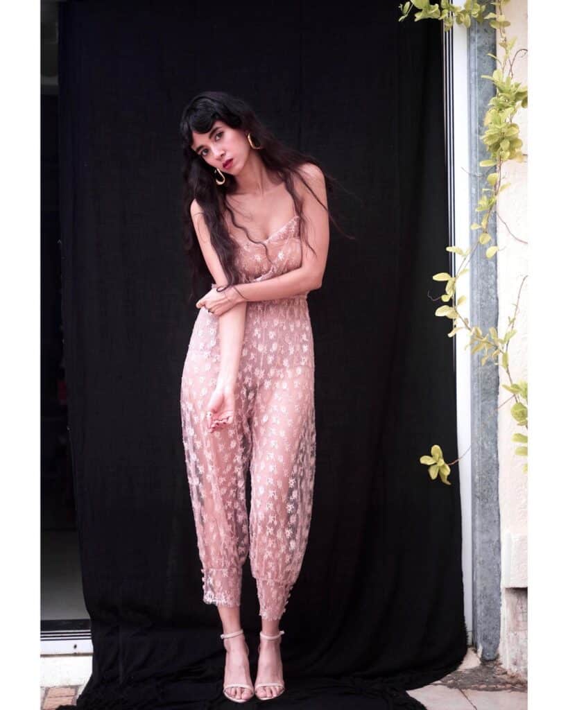 Top 10 Saba Azad Hot and Sexy Photos