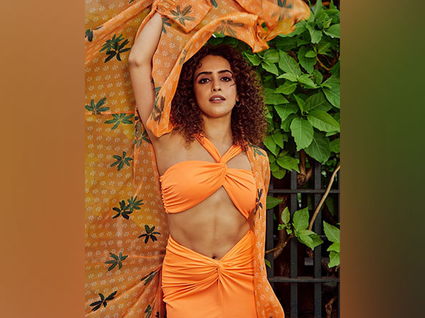 Sanya Malhotra Hot and Sexy Photos | Bold Pics | Viral Images