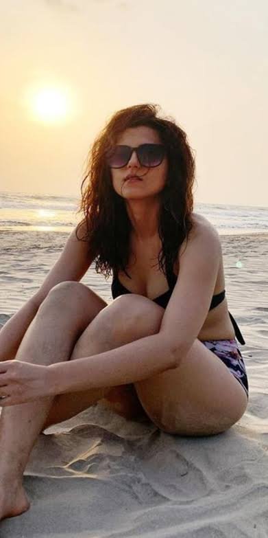 Top 10 Ridhi Dogra Hot and Sexy Pics