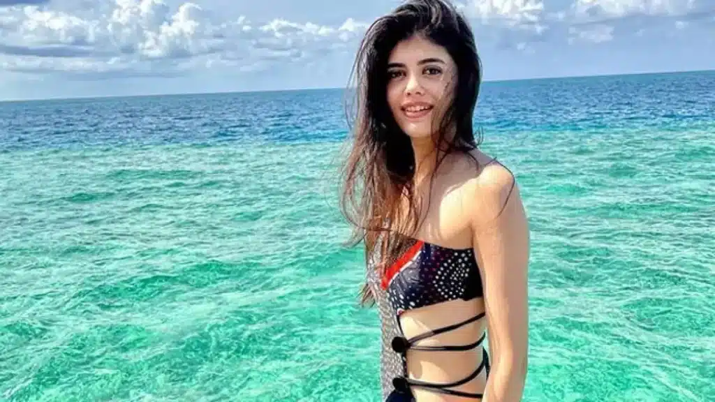 Top 10 Sanjana Sanghi Hot and Sexy Photos