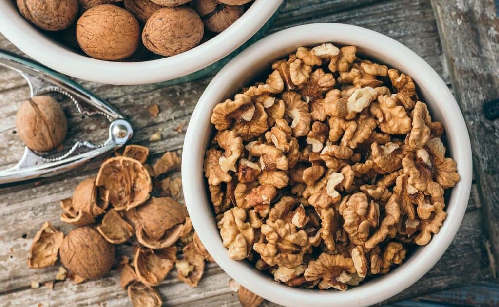 7 Reasons Why You Should Eat Soaked Walnuts