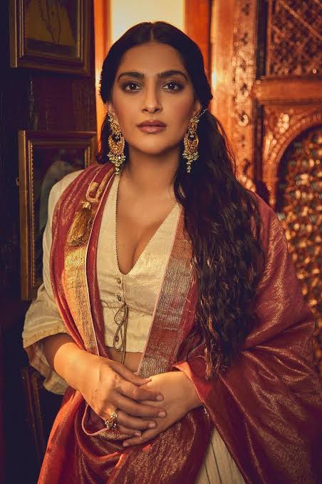 Top 10 Flop Actress of Bollywood