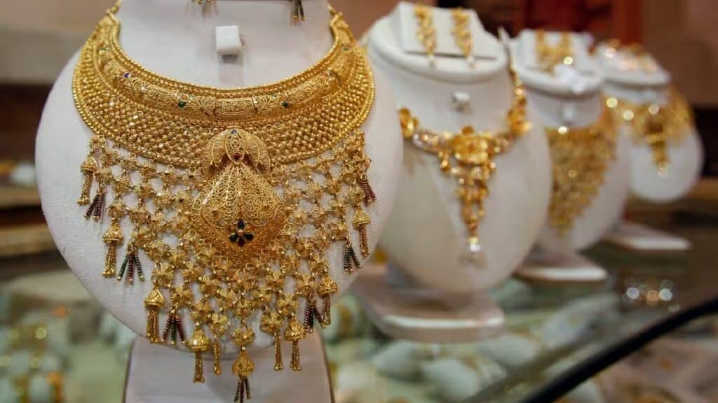 Top 30 Stylish and Modern Gold Jewellery Designs For Women in 2024