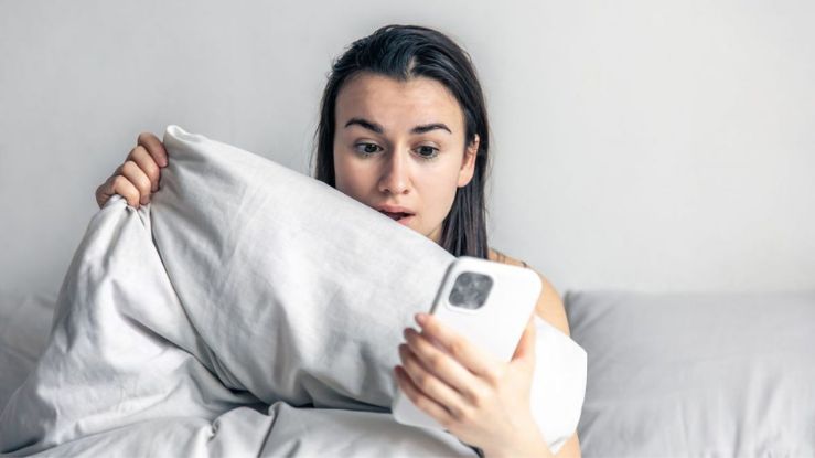 Why You Shouldn't Keep Your Smartphone Under Your Pillow While Sleeping? Here are the Hidden Risks