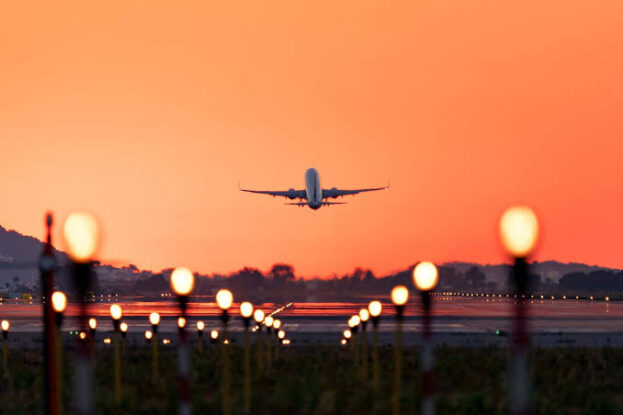 How to Save Big on Airfare: The Best Times to Travel This Winter