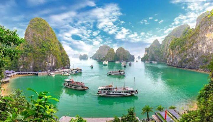Travel Abroad on Holidays Without a Visa – And the Best Part: Flight Tickets Start at Just ₹1856!