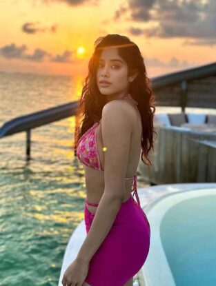 Janhvi kapoor sexy