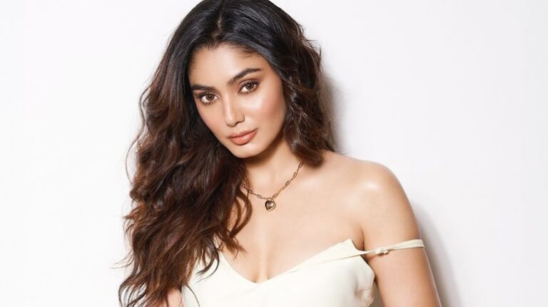 Sana Makbul