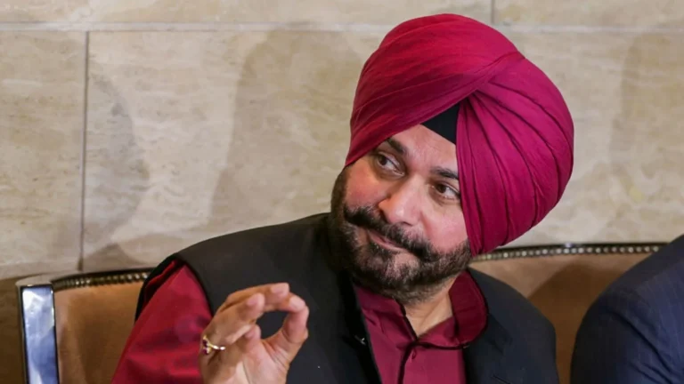 Navjot Singh Sidhu Net Worth: Per Show Fee, Commentary Charges, Cars, House, Income Navjot Singh Sidhu Net Worth