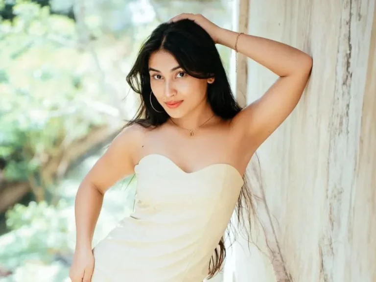 Akriti Negi Photos
