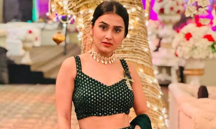 Anushka Kaushik Hot and Sexy Pics