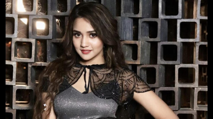 Ashi Singh Sexy Photos