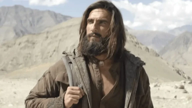 Dhurandhar Creates History: First Hindi Film to Cross 800 Crore Dhurandhar Creates History: First Hindi Film to Cross 800 Crore